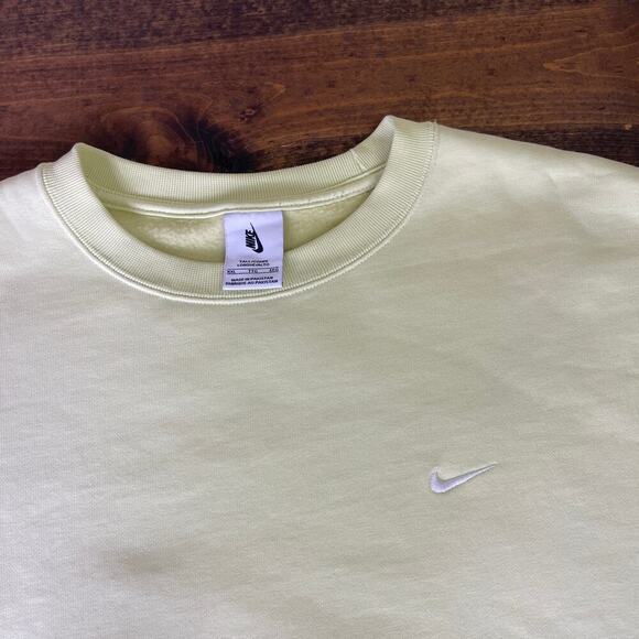 Nike Solo Swoosh Men's Fleece Crew Sweatshirt Yellow Neon XXL Tall DX1361-331 - Picture 9 of 11